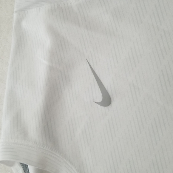 Nike Dri-Fit T-shirt - Picture 7 of 7